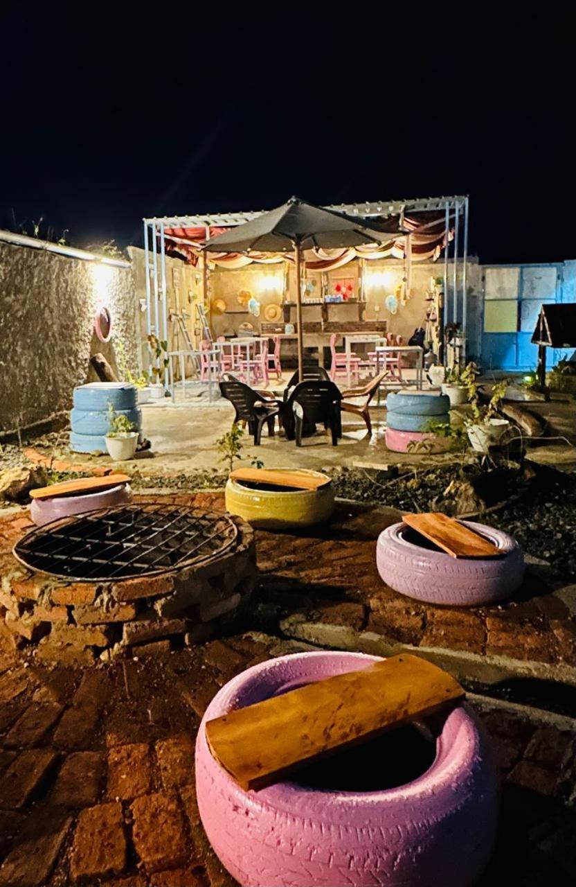 D'Flora Homestay Labuan Bajo Buitenkant foto