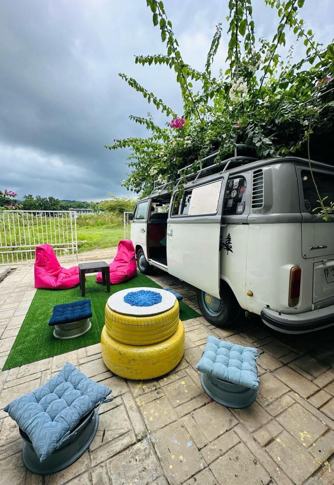 D'Flora Homestay Labuan Bajo Buitenkant foto