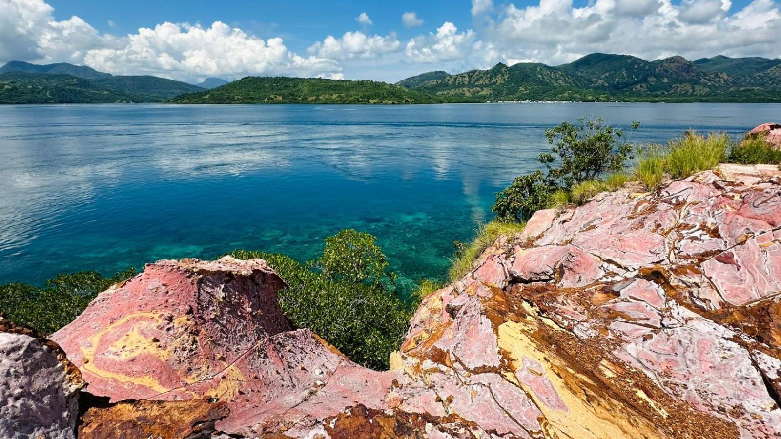 D'Flora Homestay Labuan Bajo Buitenkant foto