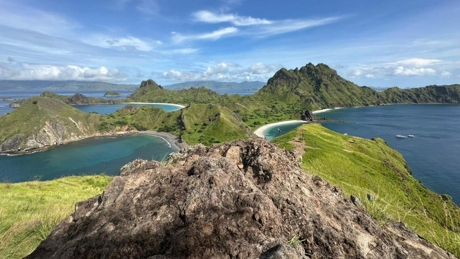 D'Flora Homestay Labuan Bajo Buitenkant foto