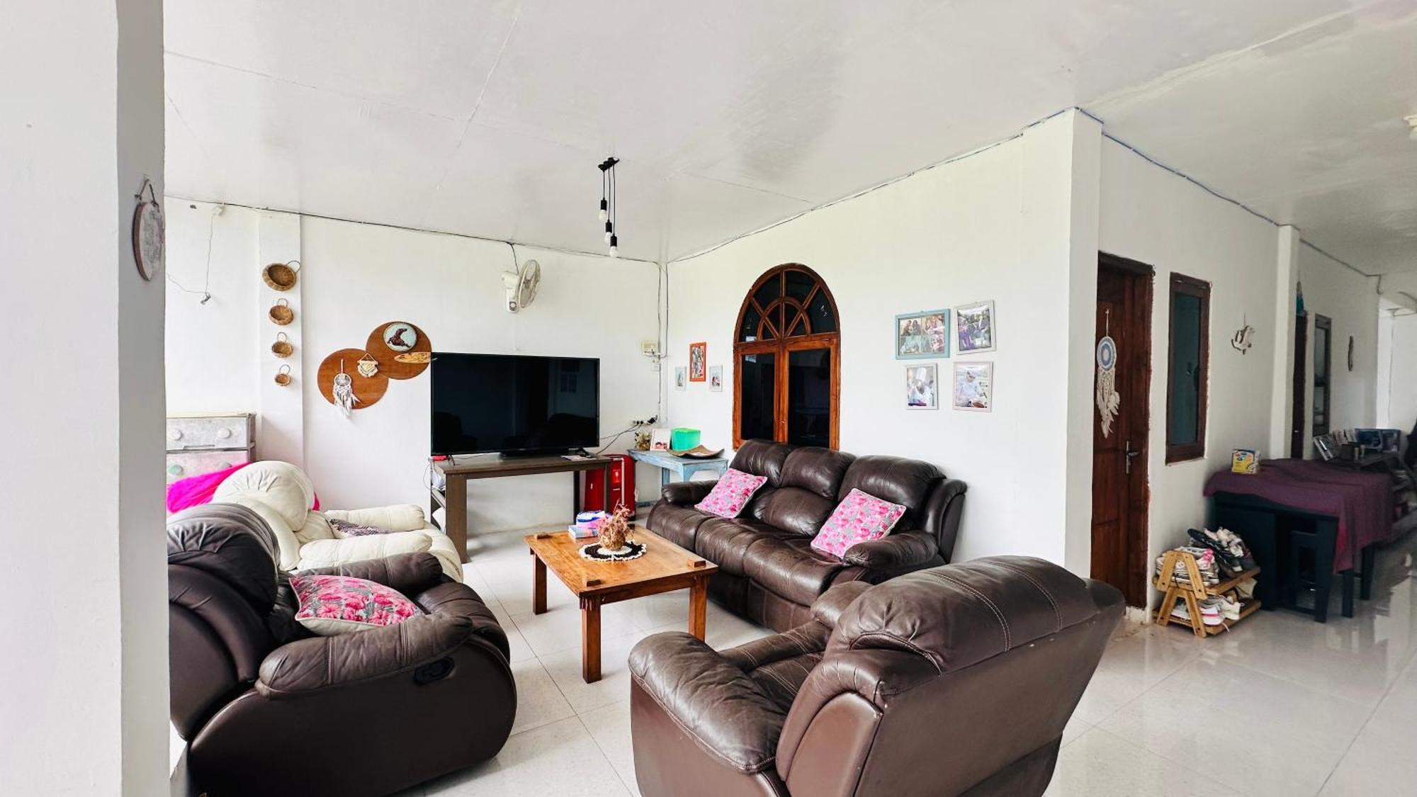 D'Flora Homestay Labuan Bajo Buitenkant foto