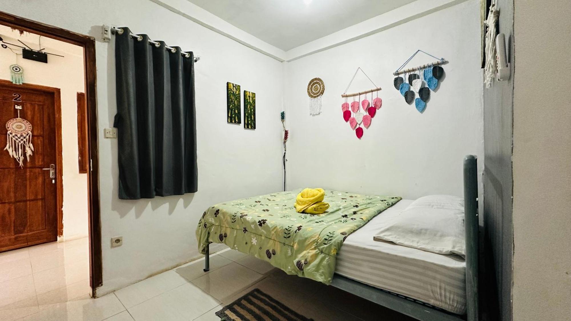 D'Flora Homestay Labuan Bajo Buitenkant foto