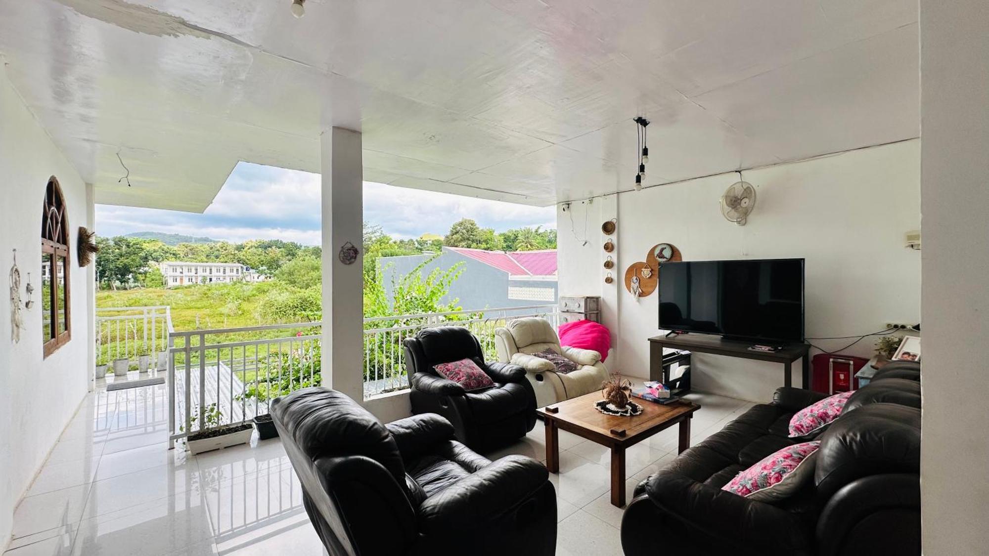 D'Flora Homestay Labuan Bajo Buitenkant foto